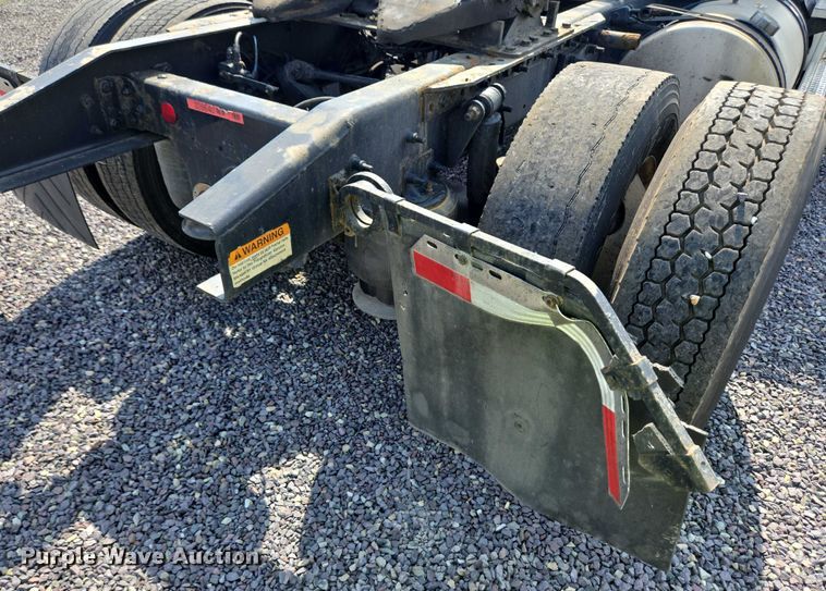 image for item YA0557 2015 Freightliner Business Class M2 semi truck