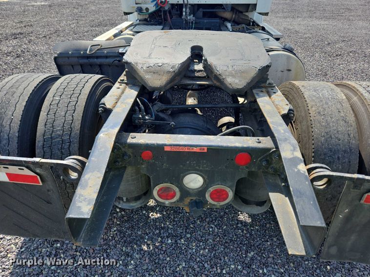 image for item YA0557 2015 Freightliner Business Class M2 semi truck