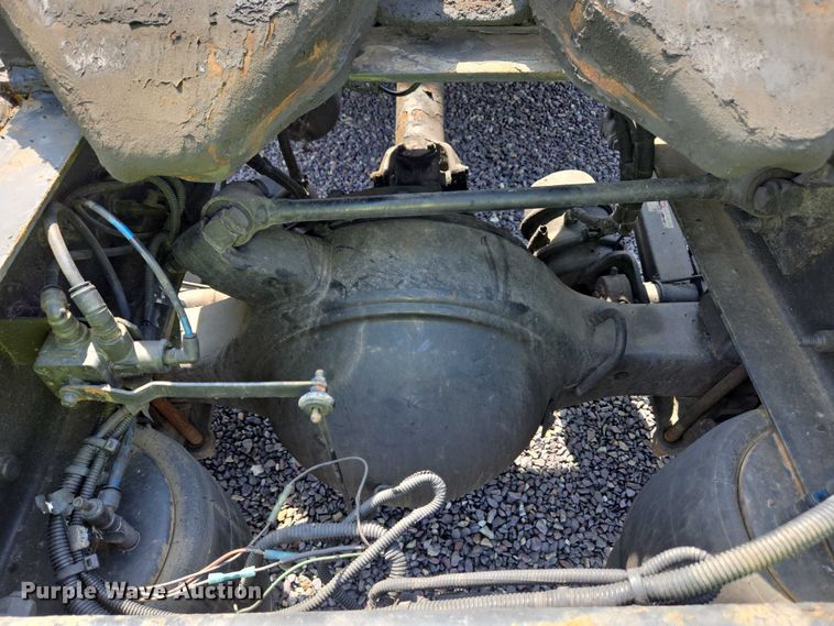 image for item YA0557 2015 Freightliner Business Class M2 semi truck