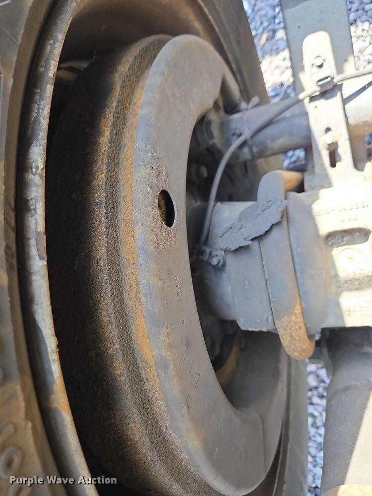 image for item YA0557 2015 Freightliner Business Class M2 semi truck