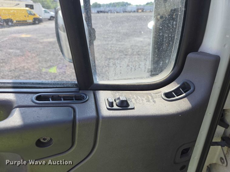 image for item YA0557 2015 Freightliner Business Class M2 semi truck