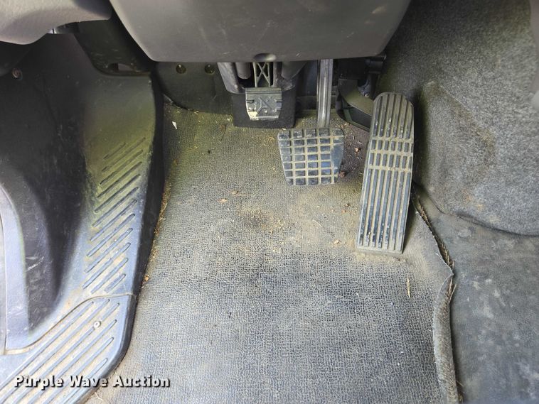 image for item YA0557 2015 Freightliner Business Class M2 semi truck