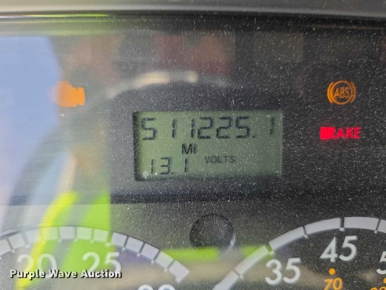 image for item YA0557 2015 Freightliner Business Class M2 semi truck