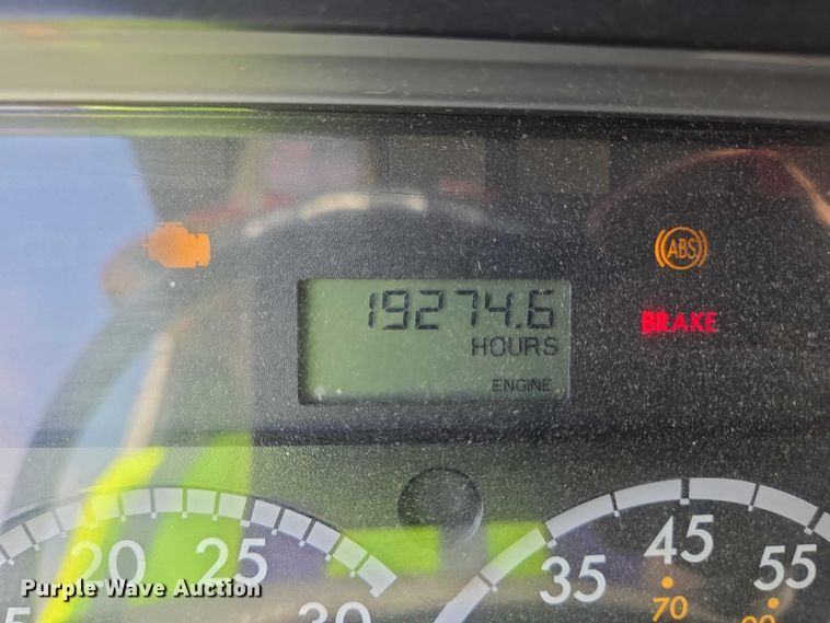 image for item YA0557 2015 Freightliner Business Class M2 semi truck