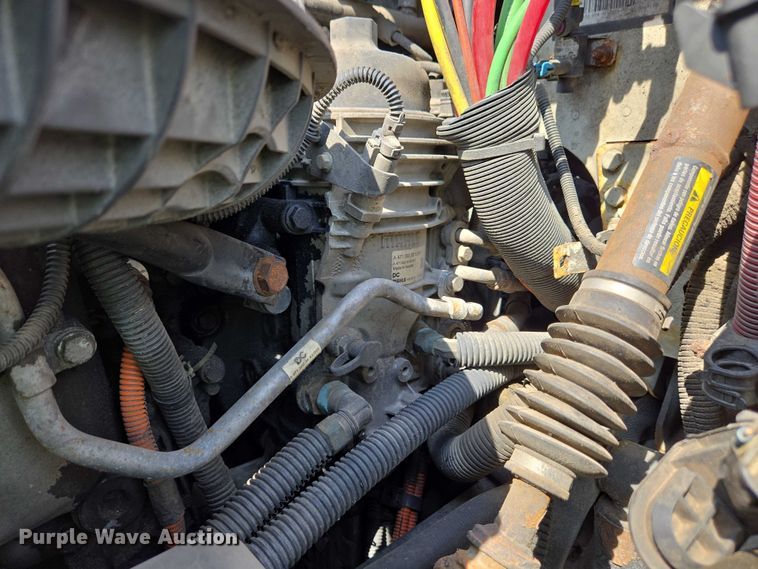 image for item YA0557 2015 Freightliner Business Class M2 semi truck