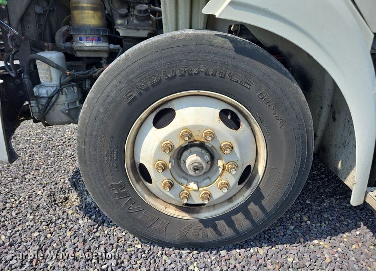 image for item YA0557 2015 Freightliner Business Class M2 semi truck