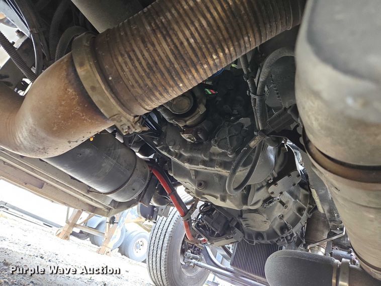 image for item YA0567 2017 Peterbilt 389 semi truck