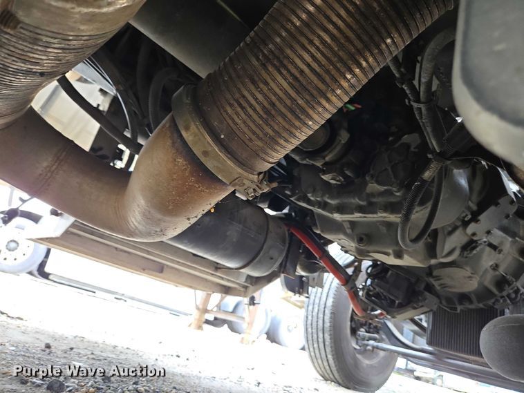 image for item YA0567 2017 Peterbilt 389 semi truck