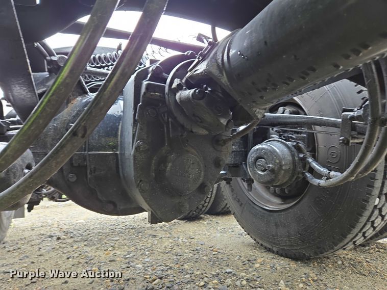 image for item YA0567 2017 Peterbilt 389 semi truck