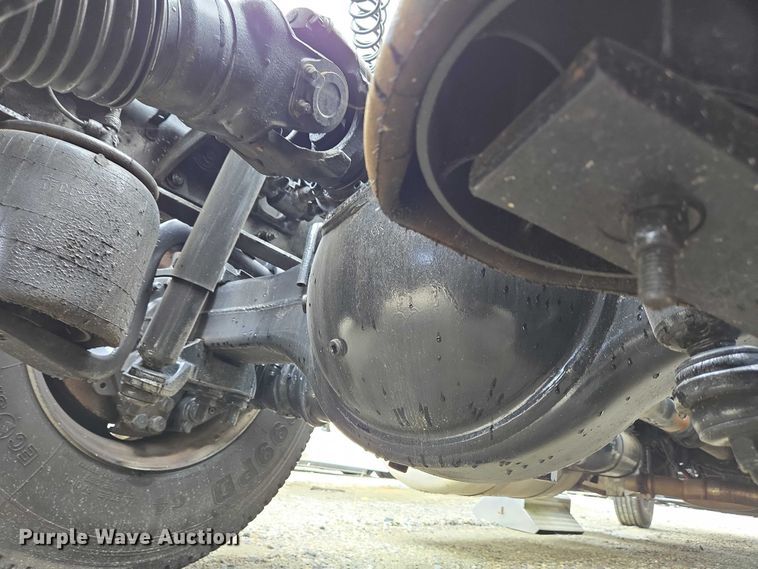 image for item YA0567 2017 Peterbilt 389 semi truck