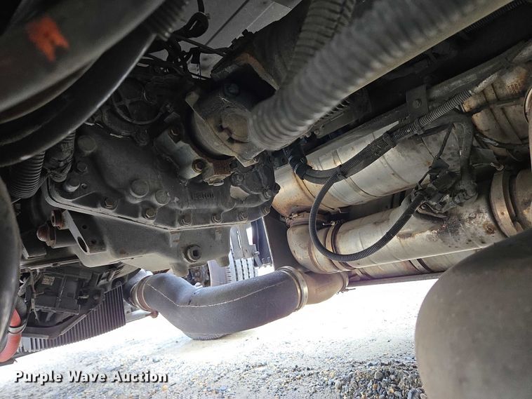 image for item YA0567 2017 Peterbilt 389 semi truck