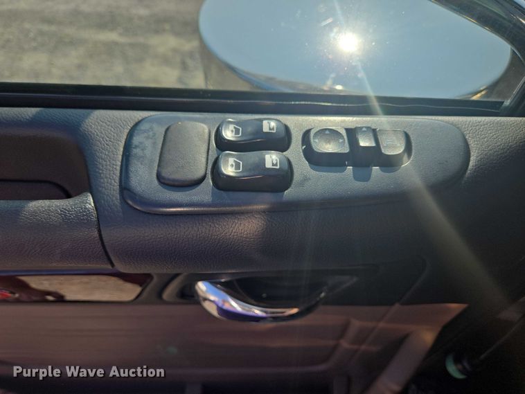 image for item YA0567 2017 Peterbilt 389 semi truck