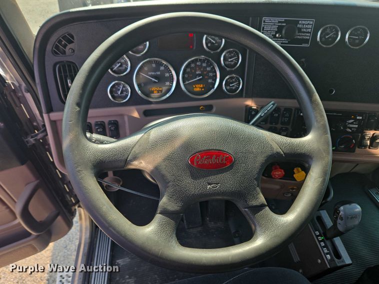 image for item YA0567 2017 Peterbilt 389 semi truck