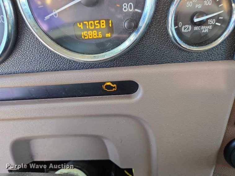 image for item YA0567 2017 Peterbilt 389 semi truck