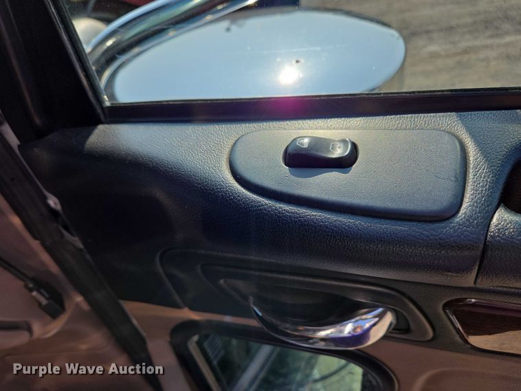 image for item YA0567 2017 Peterbilt 389 semi truck