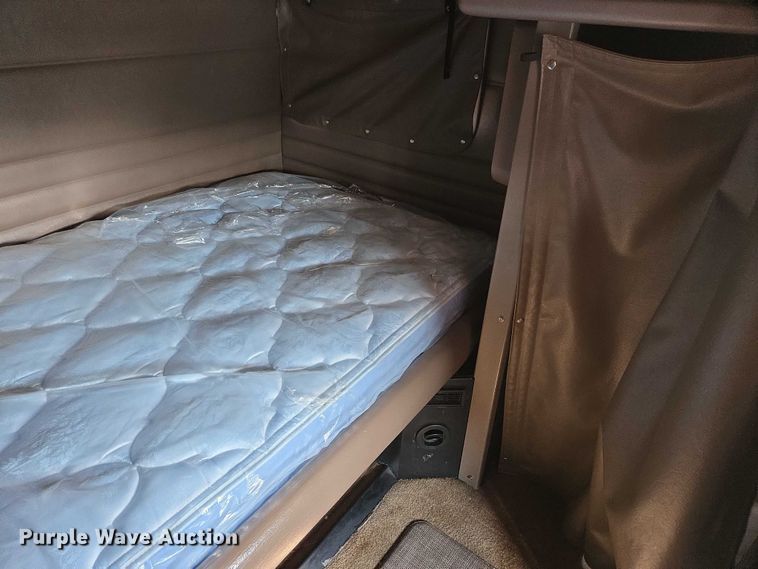 image for item YA0567 2017 Peterbilt 389 semi truck