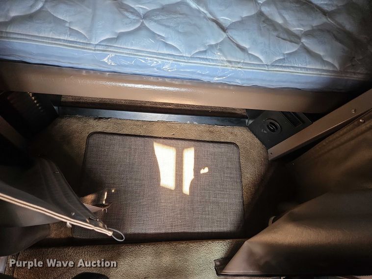 image for item YA0567 2017 Peterbilt 389 semi truck