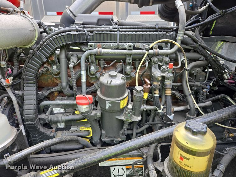 image for item YA0567 2017 Peterbilt 389 semi truck