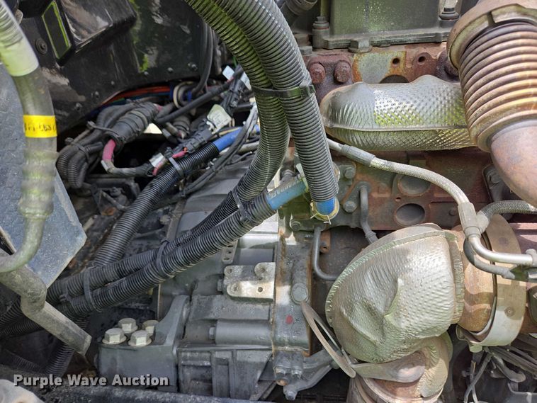 image for item YA0567 2017 Peterbilt 389 semi truck