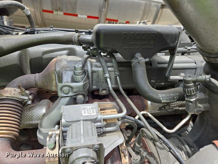 image for item YA0567 2017 Peterbilt 389 semi truck