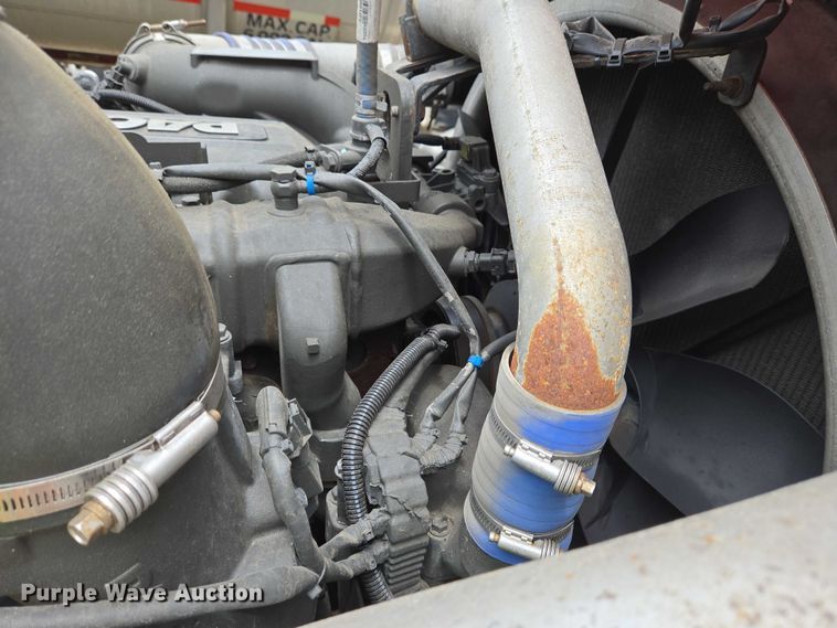 image for item YA0567 2017 Peterbilt 389 semi truck