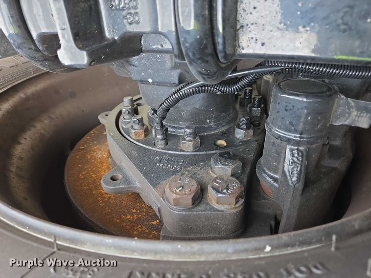 image for item YA0567 2017 Peterbilt 389 semi truck