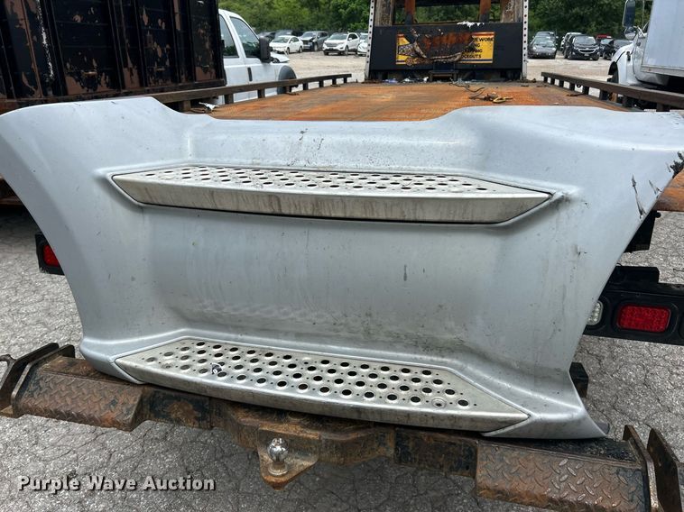 image for item YA0575 2020 Kenworth T680 semi truck