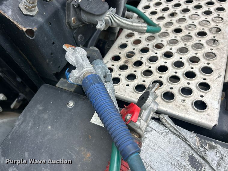 image for item YA0575 2020 Kenworth T680 semi truck