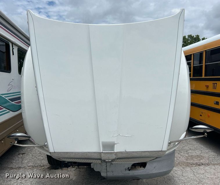 image for item YA0575 2020 Kenworth T680 semi truck