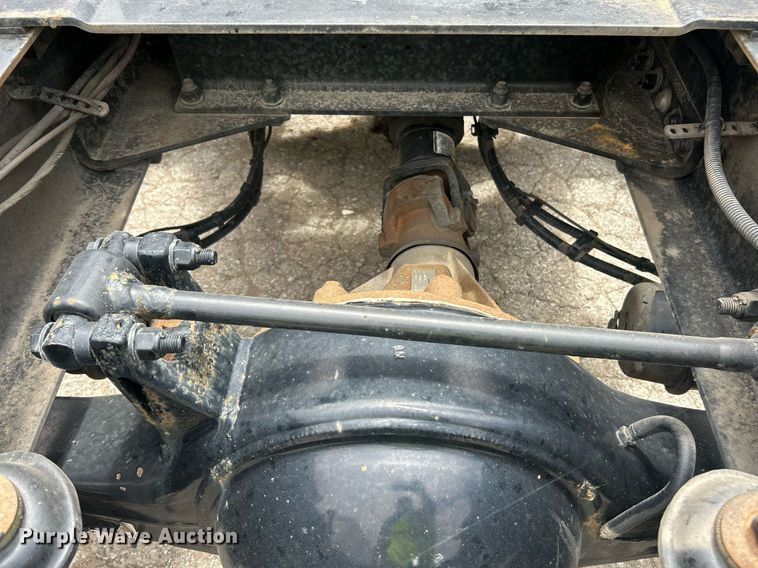 image for item YA0575 2020 Kenworth T680 semi truck