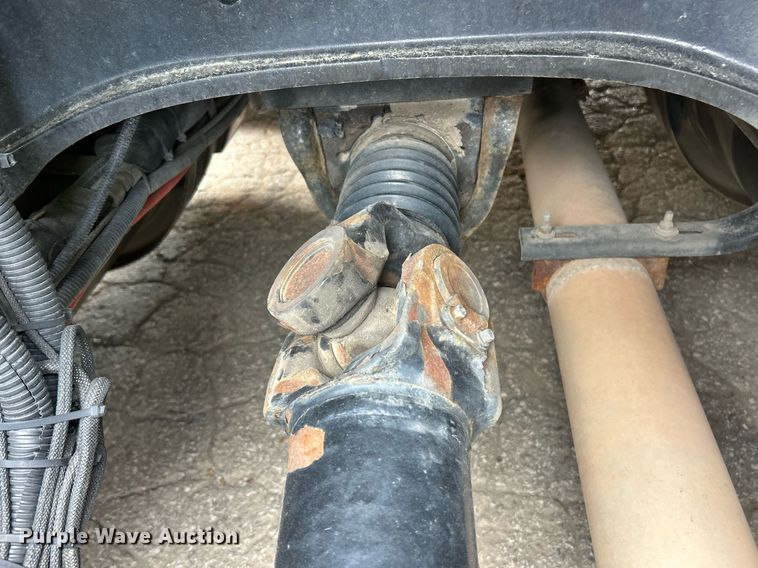 image for item YA0575 2020 Kenworth T680 semi truck