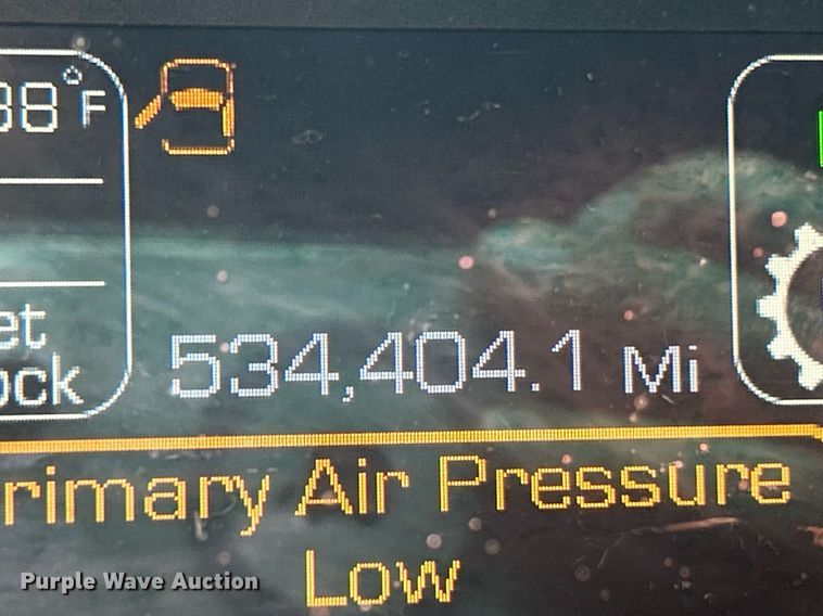 image for item YA0575 2020 Kenworth T680 semi truck