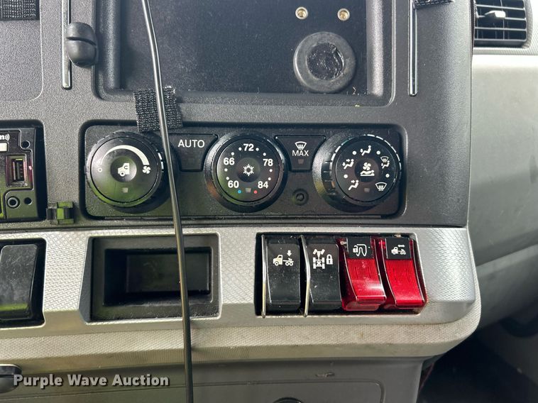 image for item YA0575 2020 Kenworth T680 semi truck