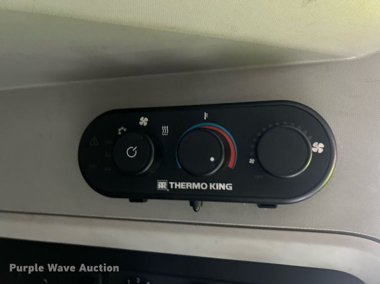 image for item YA0575 2020 Kenworth T680 semi truck