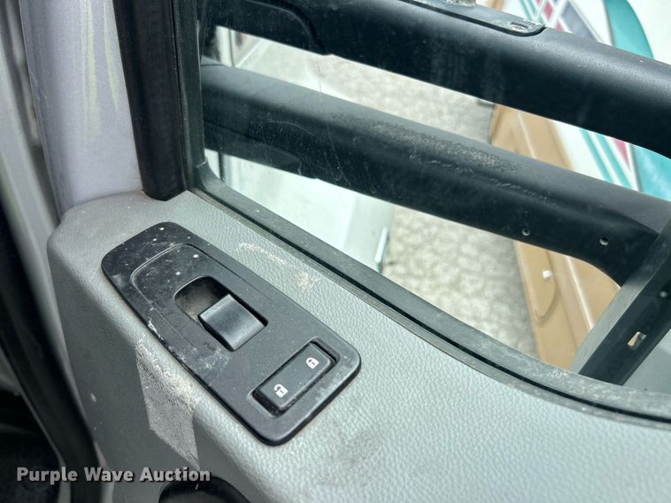 image for item YA0575 2020 Kenworth T680 semi truck