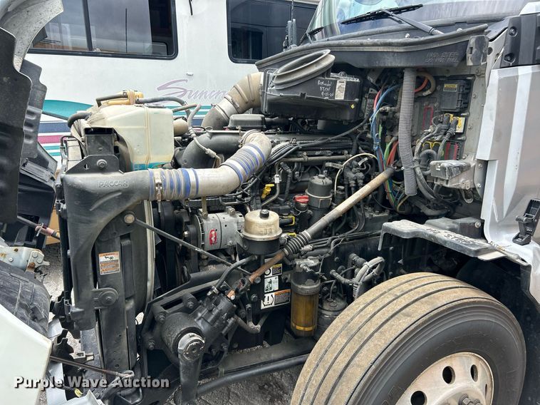 image for item YA0575 2020 Kenworth T680 semi truck