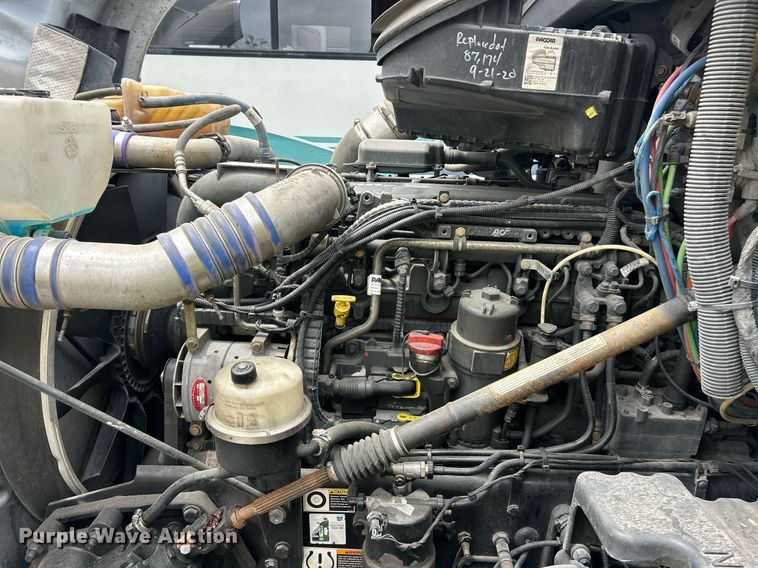 image for item YA0575 2020 Kenworth T680 semi truck