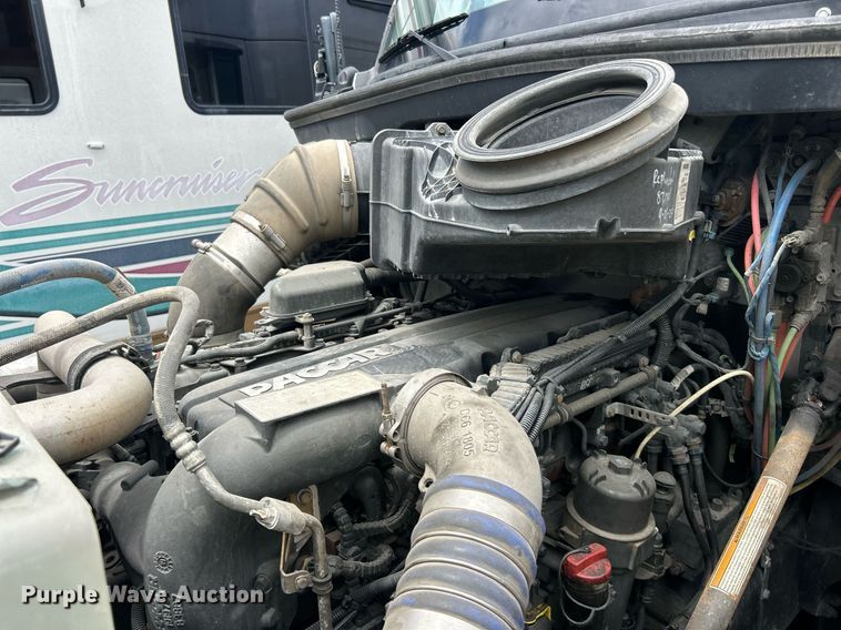 image for item YA0575 2020 Kenworth T680 semi truck