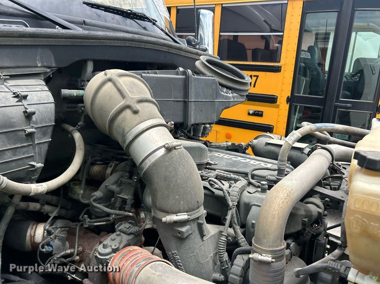 image for item YA0575 2020 Kenworth T680 semi truck