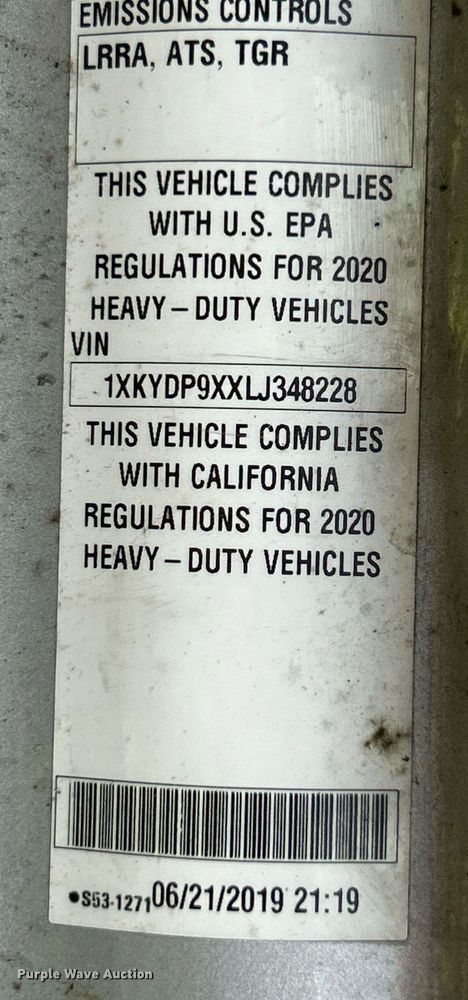 image for item YA0575 2020 Kenworth T680 semi truck