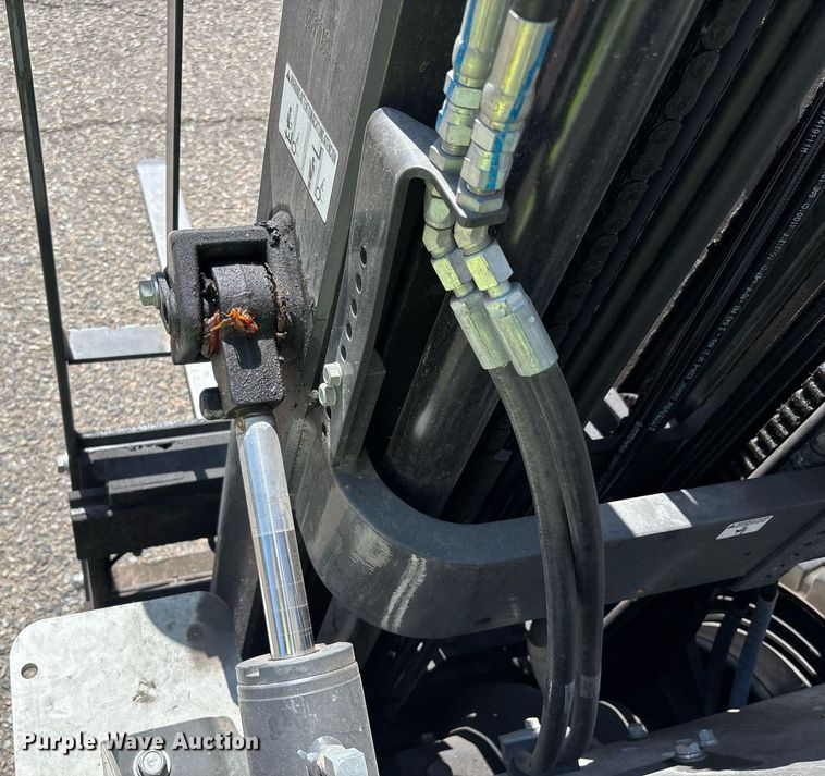 image for item DH8633 2017 UniCarriers PF50 forklift