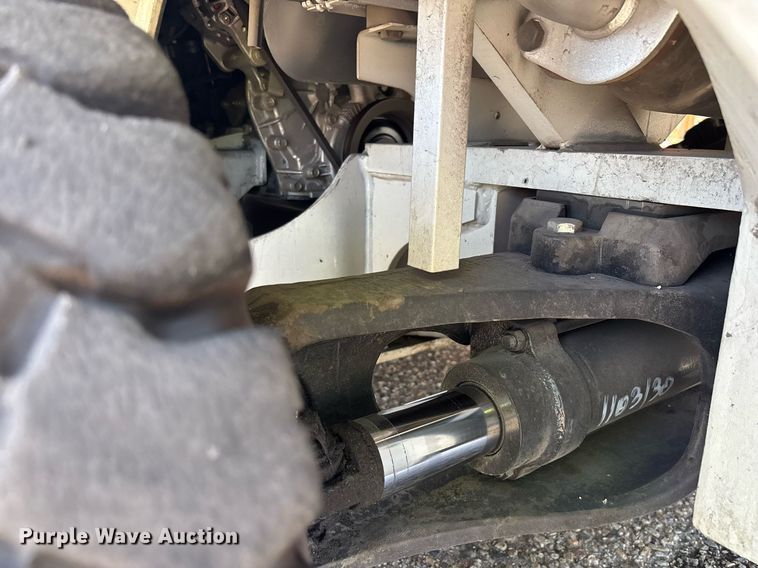 image for item DH8633 2017 UniCarriers PF50 forklift