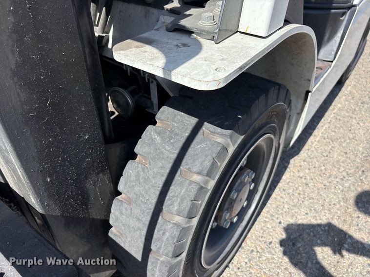 image for item DH8633 2017 UniCarriers PF50 forklift