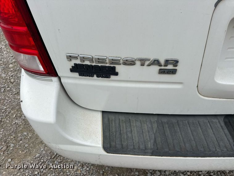 image for item DI9001 2006 Ford Freestyle van