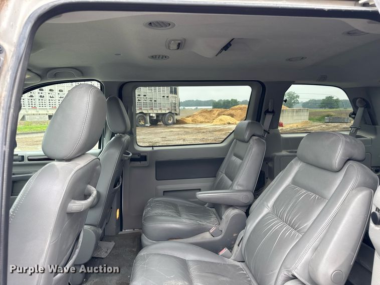 image for item DI9001 2006 Ford Freestyle van