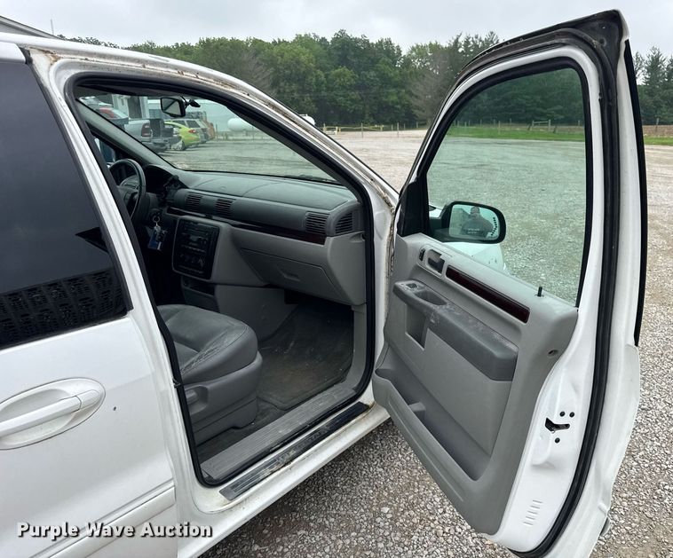 image for item DI9001 2006 Ford Freestyle van