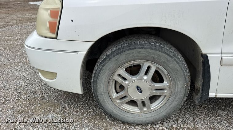 image for item DI9001 2006 Ford Freestyle van