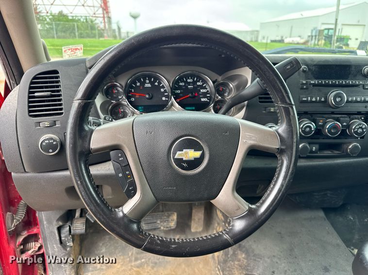 image for item DI9031 2012 Chevrolet Silverado 1500 Ext. Cab pickup truck