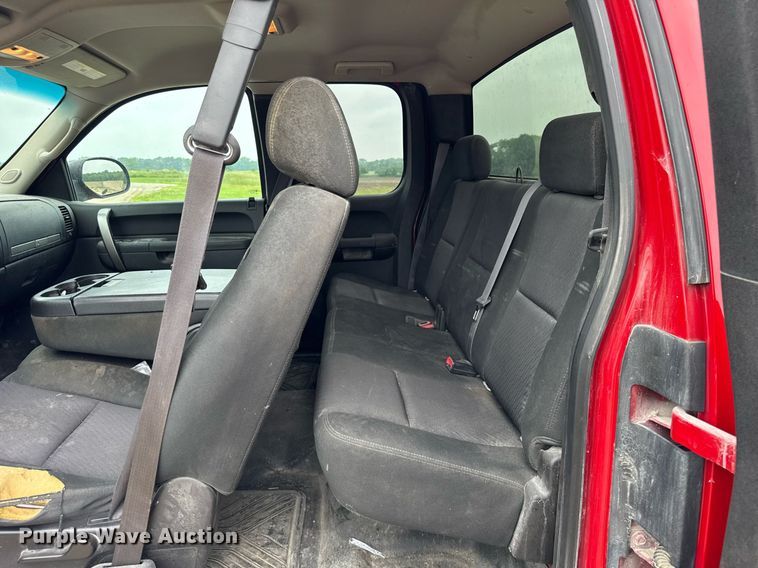 image for item DI9031 2012 Chevrolet Silverado 1500 Ext. Cab pickup truck