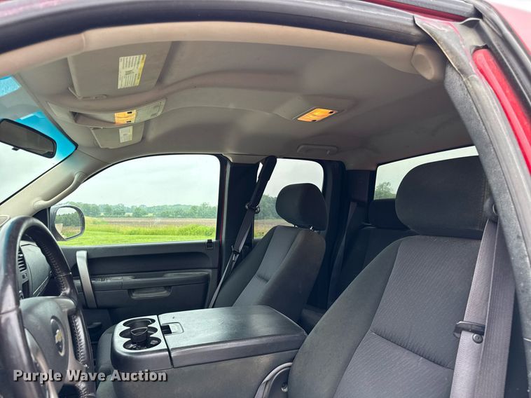 image for item DI9031 2012 Chevrolet Silverado 1500 Ext. Cab pickup truck